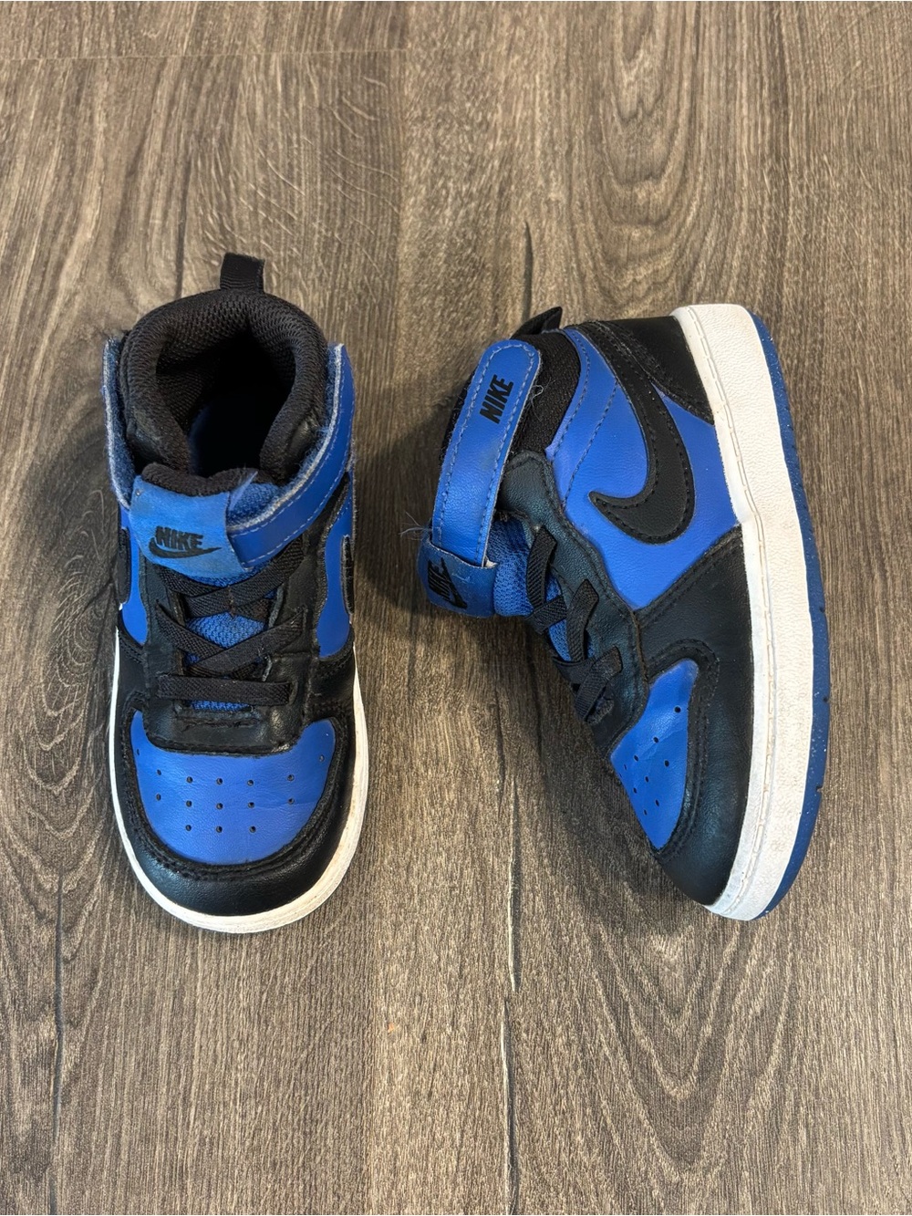 Nike Kids' Court Borough Mid 2 High Top Sneaker Baby/Toddler size 8C